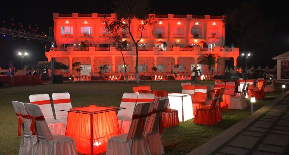 Blue Orchid Resort, Lucknow 1